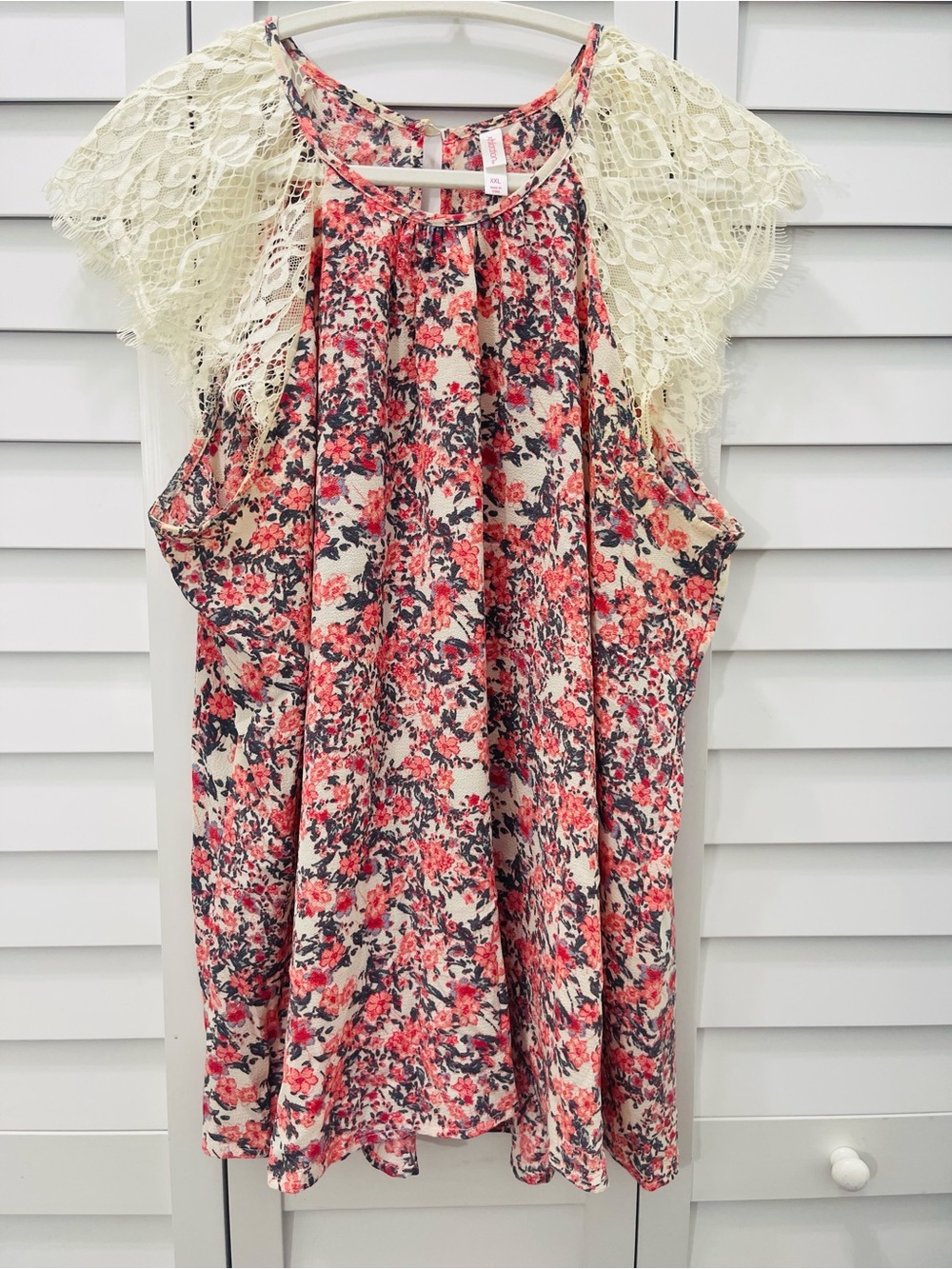 Xhilaration Cream & Pink Floral Lace-Trim Sleeveless Top